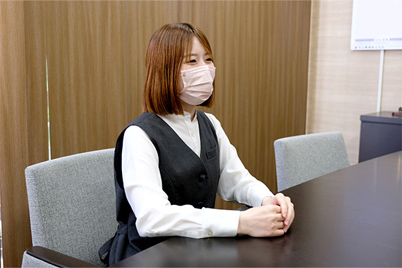 本社　業務部　営業担当 A.S.（2015年入社）